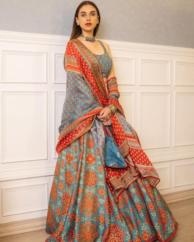 Aditi Rao Hydari Vintage Looks In Black N White